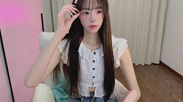 Evacute-top Adlı Modelin Canlı XXX Sohbeti