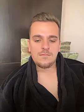 Huge_cock22cm Show in webcam
