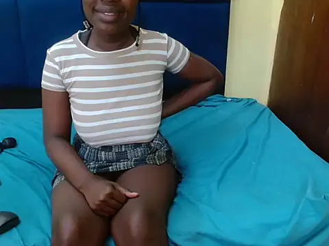 MilkyTitties Show in webcam