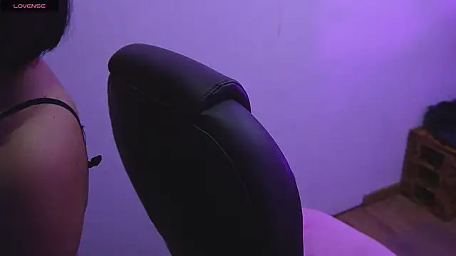 mia_bloom2's Live XXX Chat