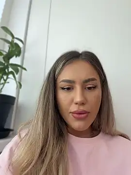 BarbieDoll13's Live XXX Chat