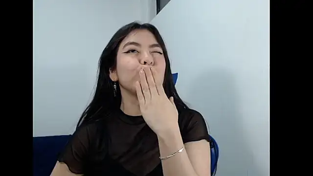 EloiseJunn Live XXX chat