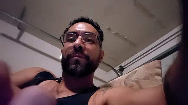 Forbidden_daddy's Webcam Show