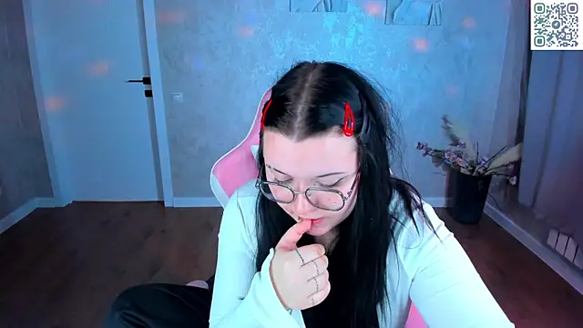 Kira_G0ld – Naživo XXX chat