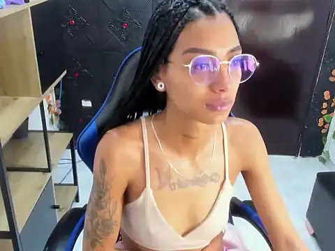 KarlaSlutSkinny__ Live XXX-chat