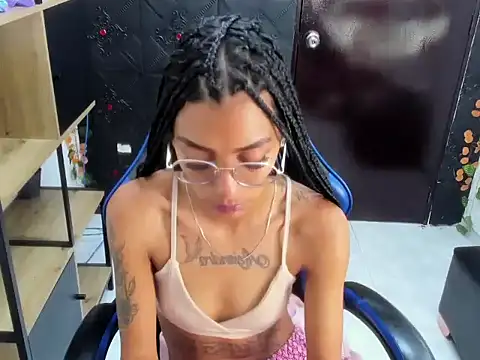 KarlaSlutSkinny__'s Live XXX Chat