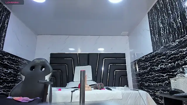 Chat +18 de Ladyy_Scarlett ao vivo