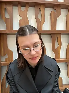 Chat +18 de RinaCat ao vivo