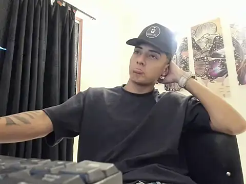 Jamsellcockhard's Webcam Show
