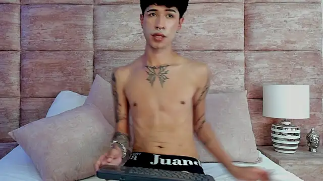 AidenFoox's Live Sex Cam Show