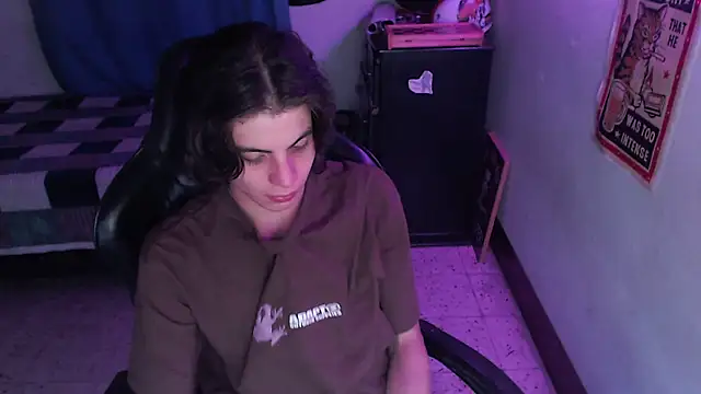 Elastic_Fantasy Show in webcam