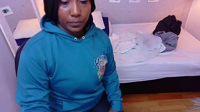 Chatroom XXX en direct de kiara_evanss