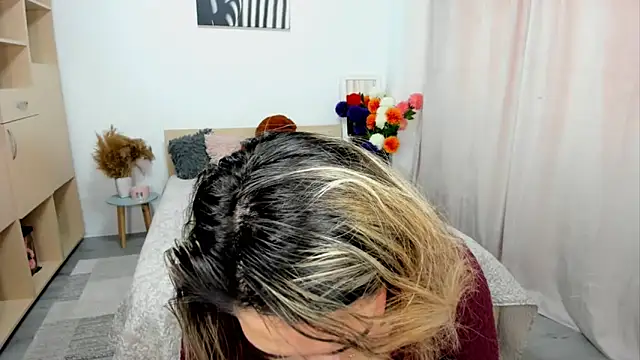 AlexaJuly élő XXX-chatje