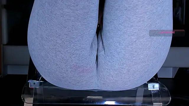 Cameltoe_squirt_inPants: онлайн-секс-чат