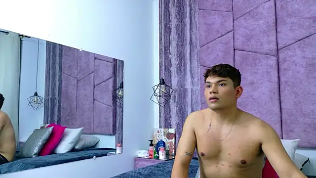 Show modela DaveJonesz na web-kameri