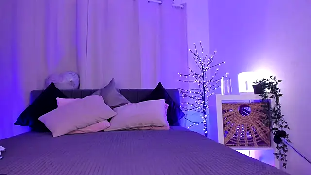 Divine_Madeleine Adlı Modelin Canlı XXX Sohbeti