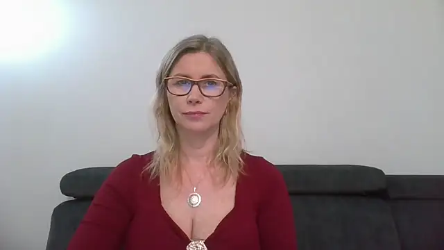 Chatroom XXX en direct de DoreenSexy