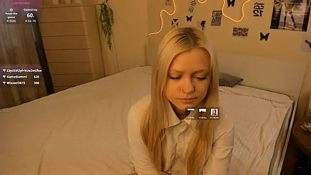 MidnightPoise's Webcam Show