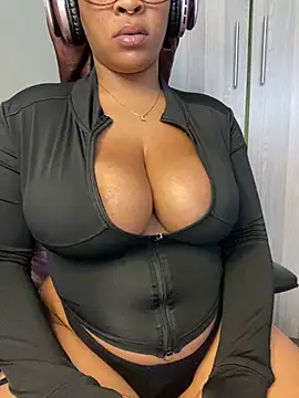 YellowHoneyDip's Live XXX Chat
