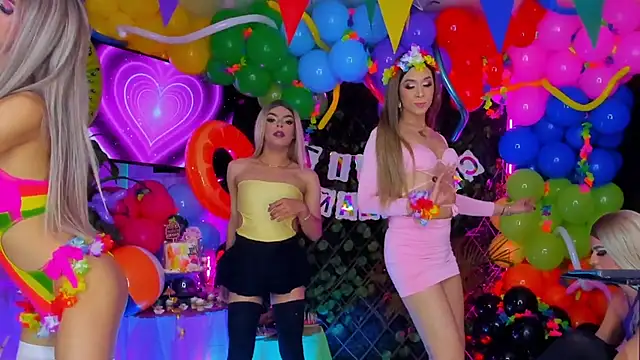 عرض كام Queens_Wonders_Blonders