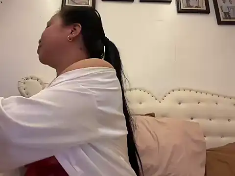 NaughtySCARLETSIN Adlı Modelin Canlı XXX Sohbeti