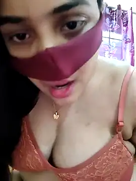 Joya-02 Webcam show