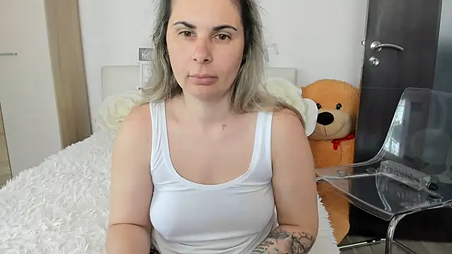 sweetemy4u – Kamerová šou