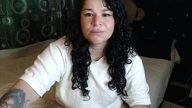 Chatroom XXX en direct de ANGELIQUE_KLANE