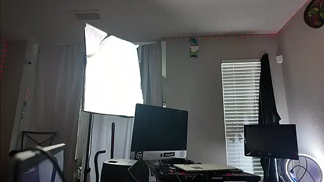 Triggerhappycj100 现场XXX聊天
