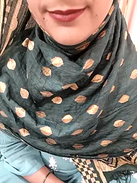 Indian-Aleena Adlı Modelin Canlı XXX Sohbeti
