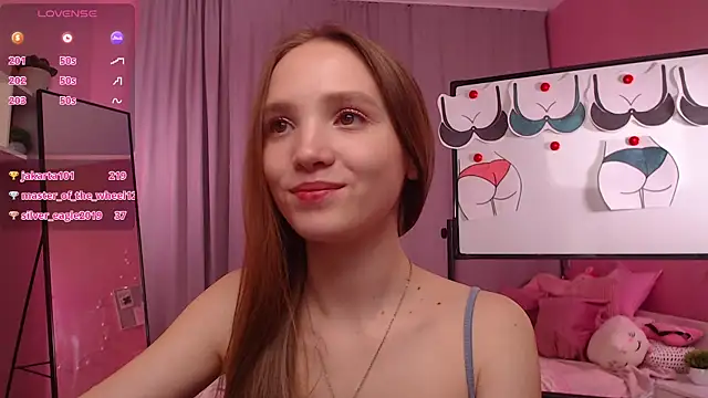 Chat XXX Live Adria_Arjona