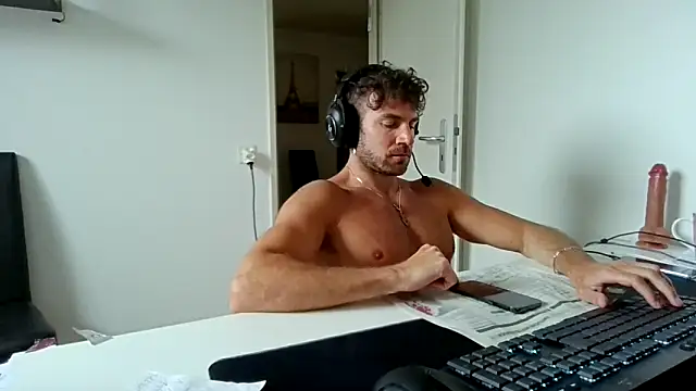 alpha-hunk 在線直播表演
