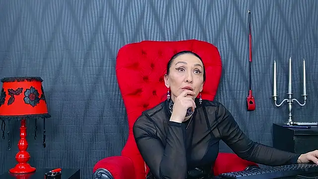 MistressDora's Live XXX Chat