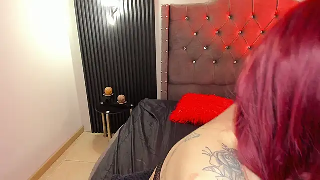 Pokazy przed kamerką – Scarbadgirl_
