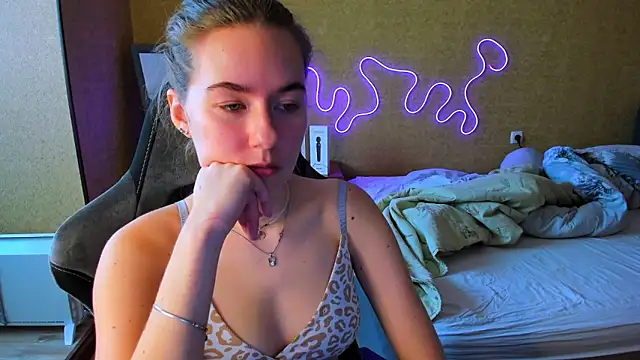 EmilyPaw's Live XXX Chat