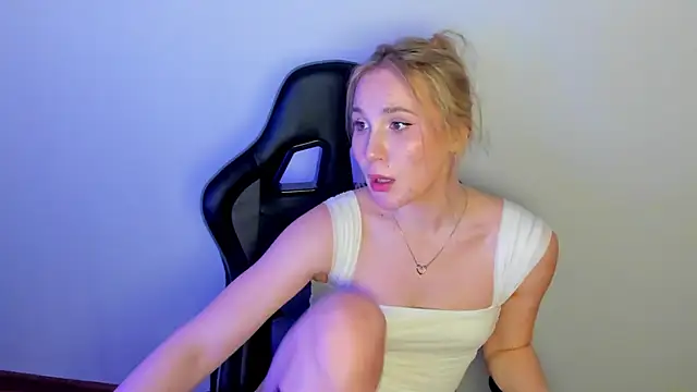 ElaraVoltagen Live XXX chat