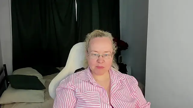 Show modela ViolaSmithh na web-kameri