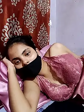 Sandhya_77 Adlı Modelin Canlı XXX Sohbeti