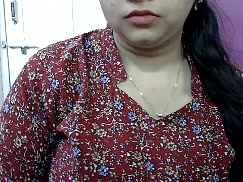 Chat +18 de Cute_Aliyaa ao vivo