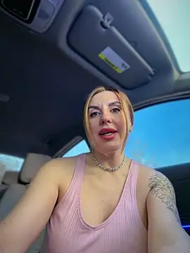 MilfNextDoor20's Webcam Show