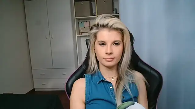 KristineGlow Live XXX-Chat