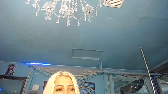 Chat +18 de ADRIANNA_FOX ao vivo