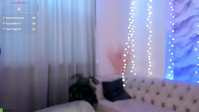 Aria_Mila Adlı Modelin Canlı XXX Sohbeti