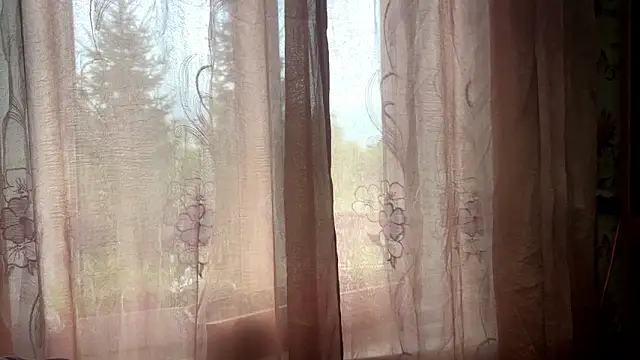 BellaLoveHugs: онлайн-секс-чат