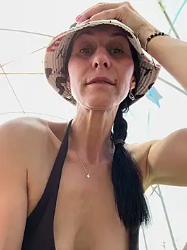 MilffantasyX Chat XXX live