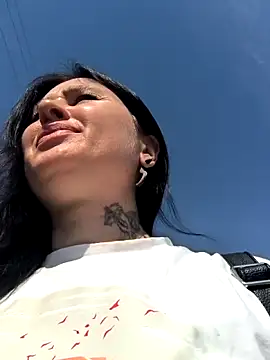 Show modela KikiXRed na web-kameri