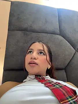 Chat +18 de ViankaRose ao vivo