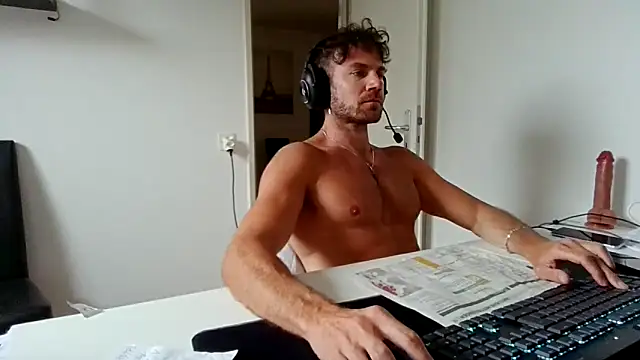 alpha-hunk Adlı Modelin Canlı XXX Sohbeti