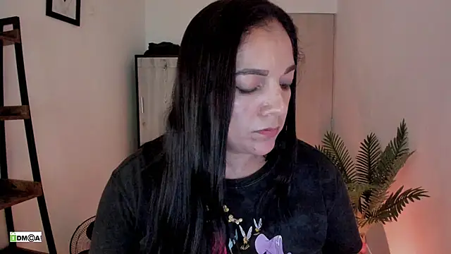 urcute_kitten's Live XXX Chat