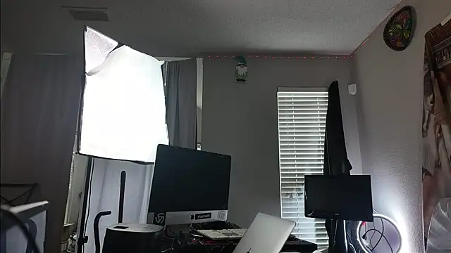 Triggerhappycj100 Show in webcam